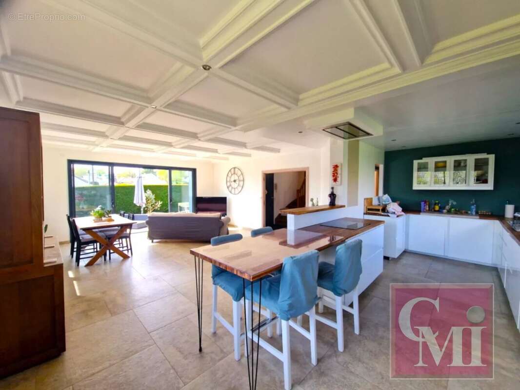 Maison à BRUYERES-LE-CHATEL