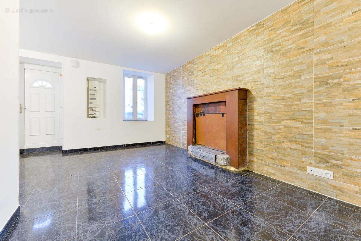 Maison à AIGREFEUILLE-SUR-MAINE