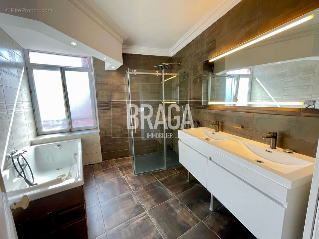 Maison de caractere de 220m2 hab a vendre a boulogne sur mer centre ville 4 chambres garage terrasse - photo 5