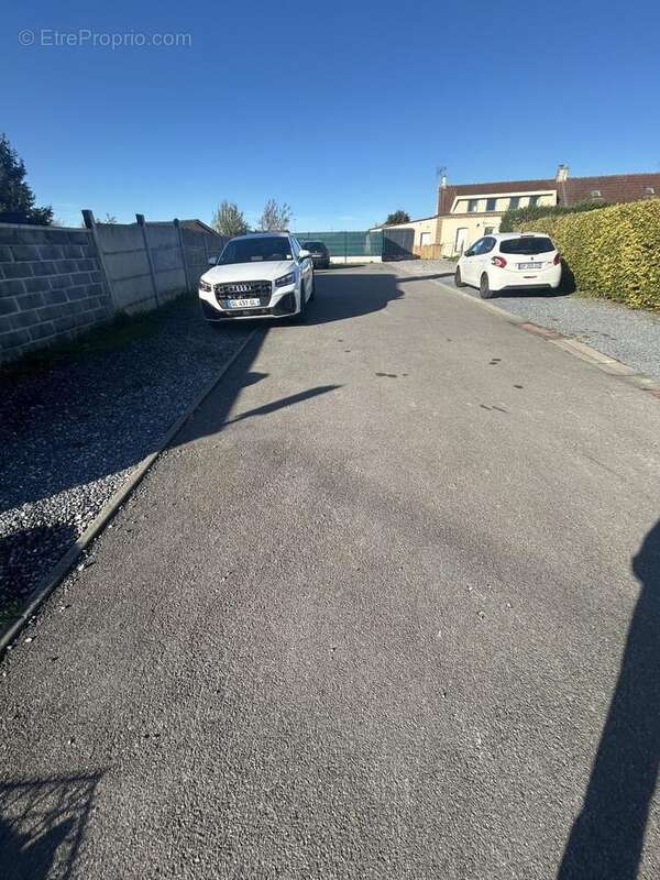 Parking à RAILLENCOURT-SAINTE-OLLE