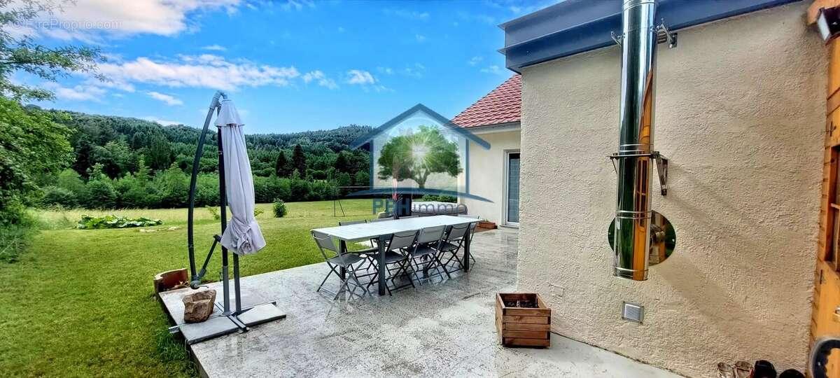 Maison à TENDON