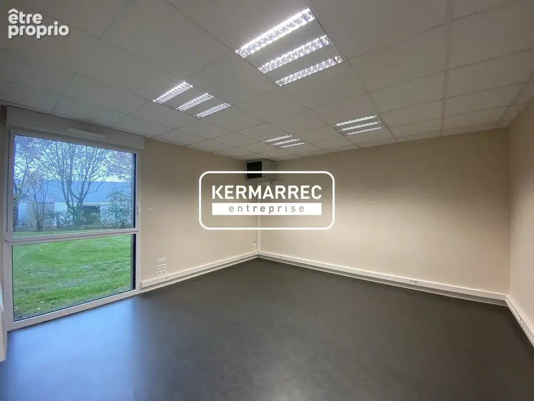 Commerce 166 m² à vendre à Le Rheu (35650) - photo 2