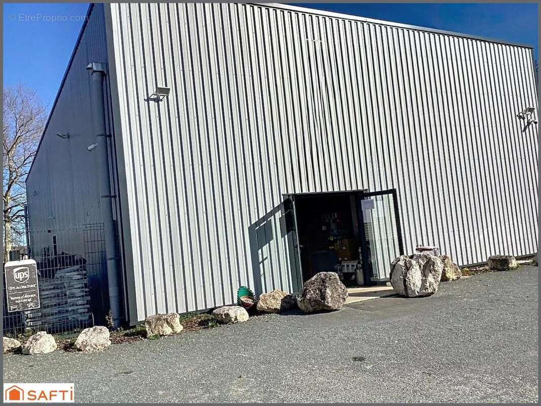 Photo 4 - Commerce à SAINT-SEURIN-SUR-L'ISLE