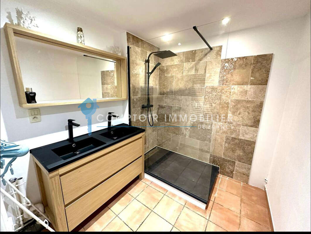 ALES Centre-ville   Appartement P3 meublé 69 m2   Idéal résidence ou investissement - photo 3