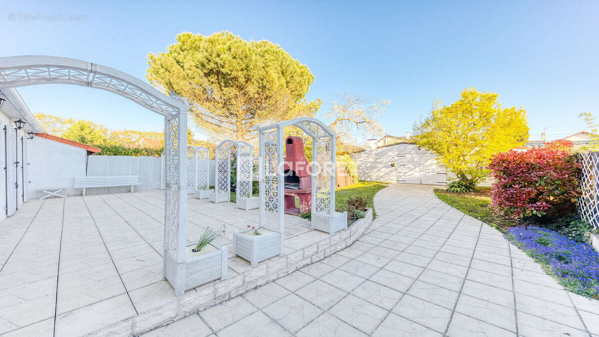 Maison à PONTAULT-COMBAULT