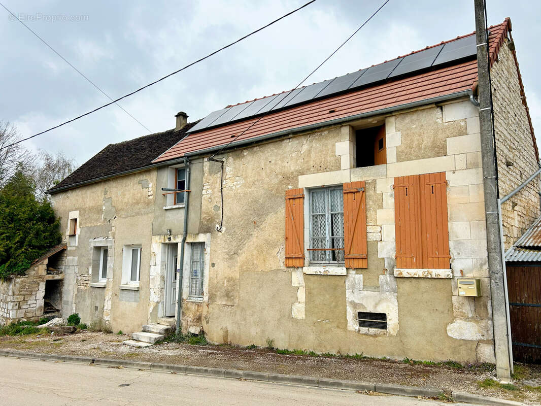 Maison à COURSON-LES-CARRIERES