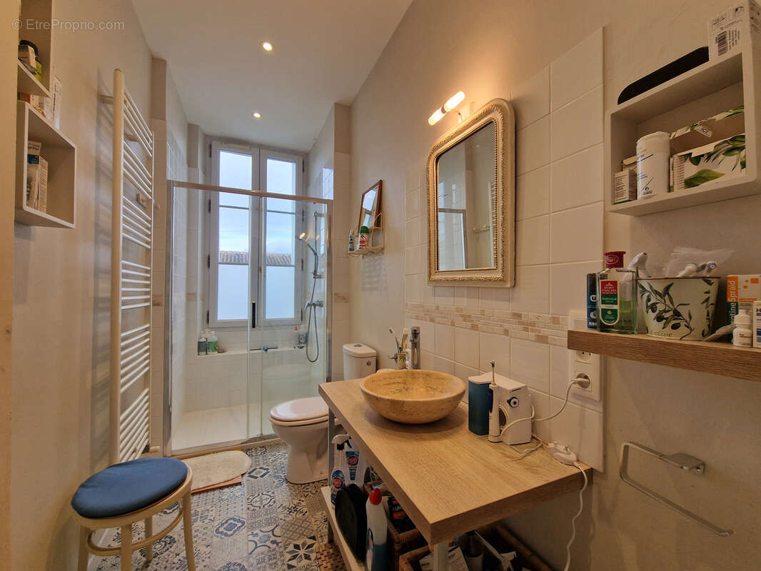 Maison à MONTMOREAU-SAINT-CYBARD