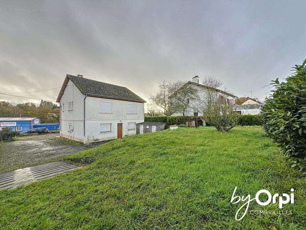 Maison à SAINT-ELOY-LES-MINES
