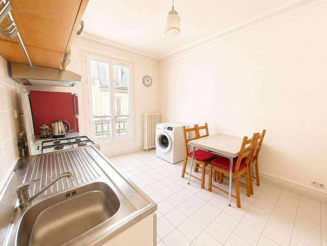 Appartement à PARIS-18E