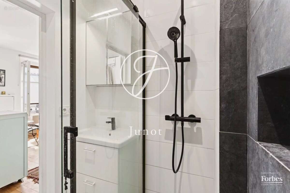 Paris 9e - AVENUE TRUDAINE - Studio - 23,20m² Carrez - Dernier étage - photo 12