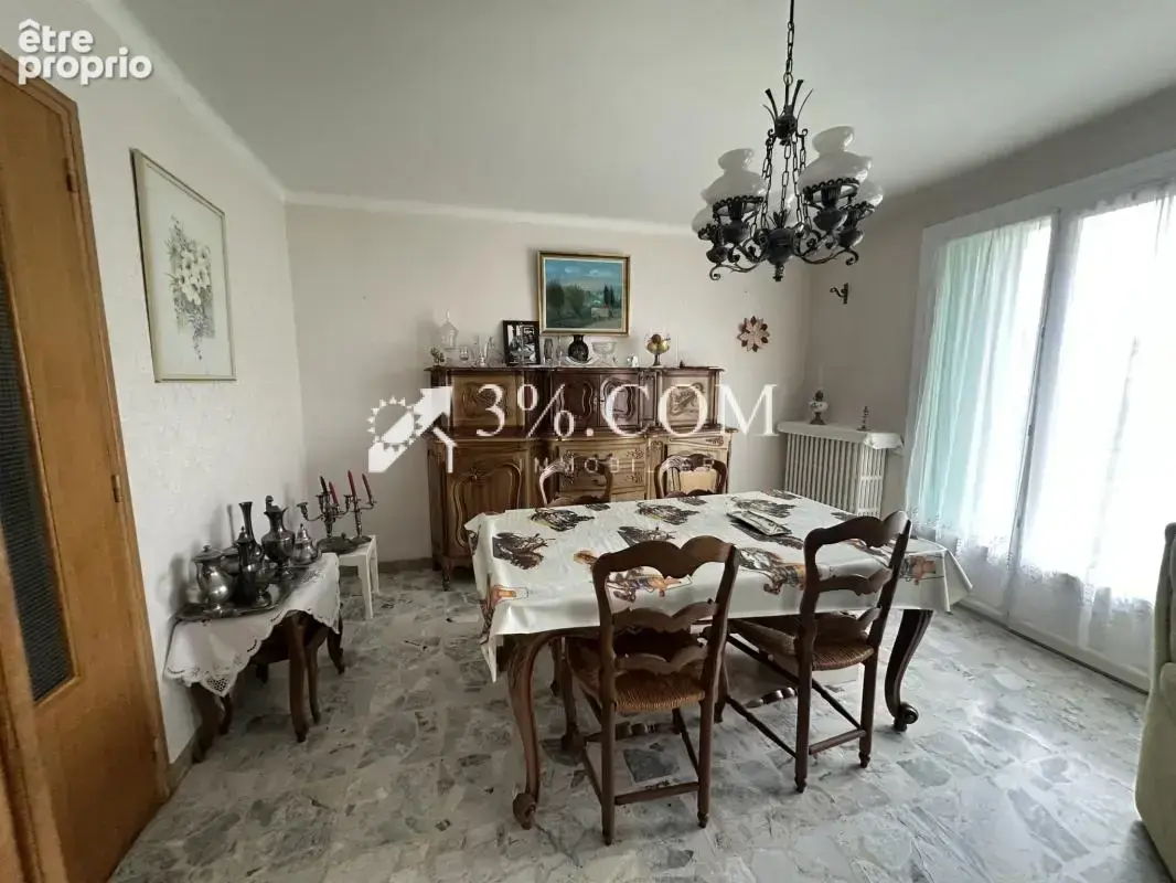 Maison de ville sur deux niveaux avec 2 garages - photo 10