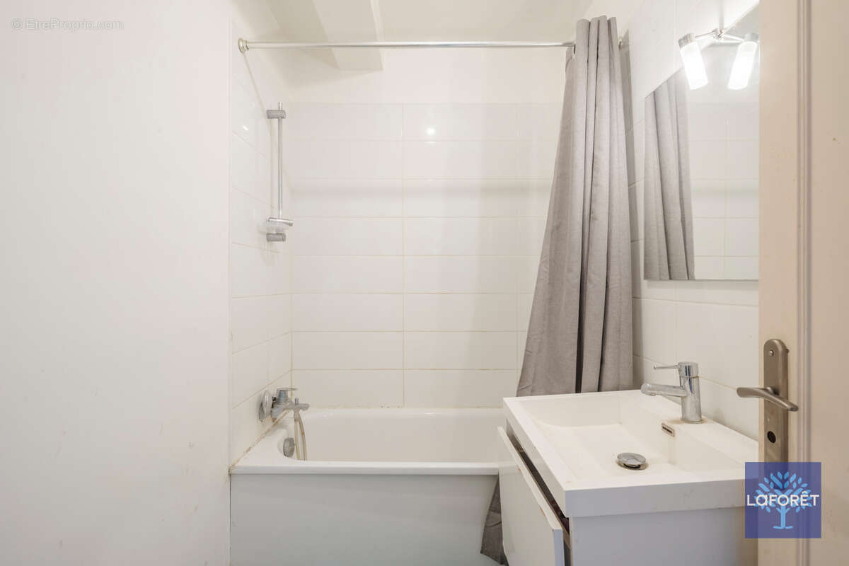 Appartement à LES PAVILLONS-SOUS-BOIS