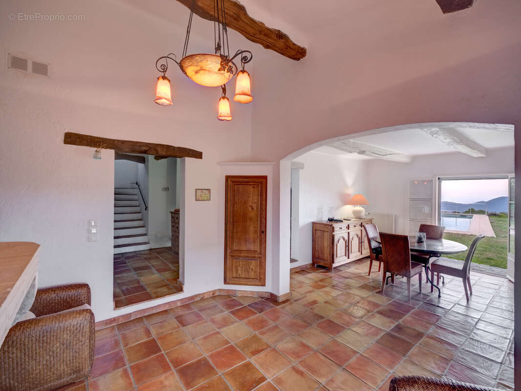 Maison à MANDELIEU-LA-NAPOULE