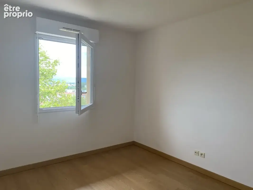 T3 avec terrasse, cave et garage, Le Clos de Santolines, 26500 BOURG LES VALENCE - photo 12