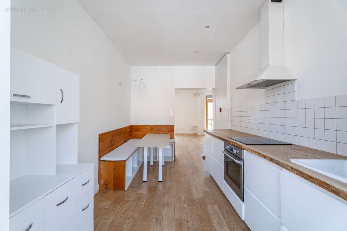 Appartement à MARSEILLE-2E