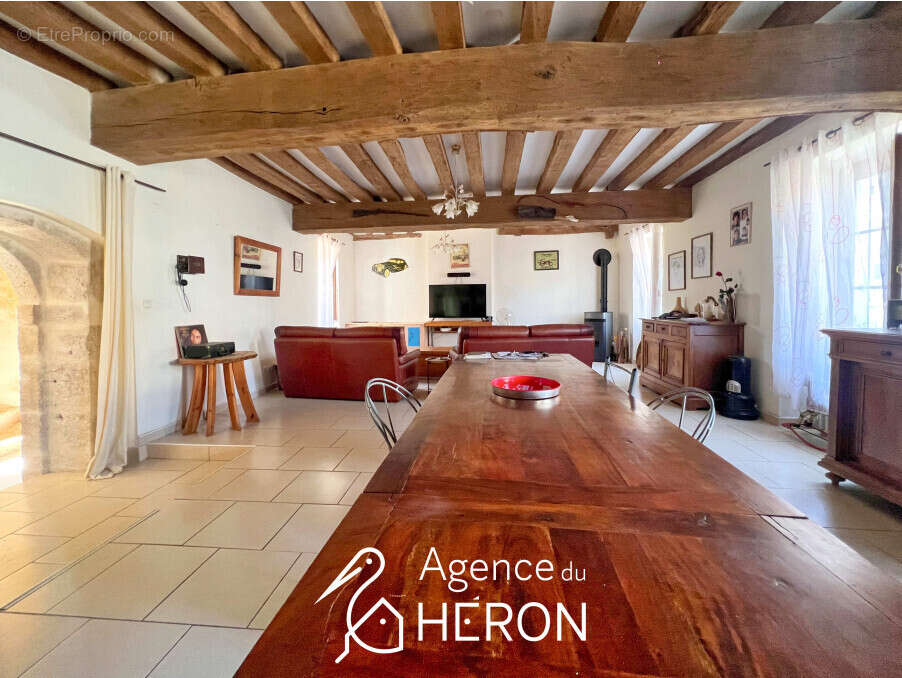 Maison à BROMEILLES