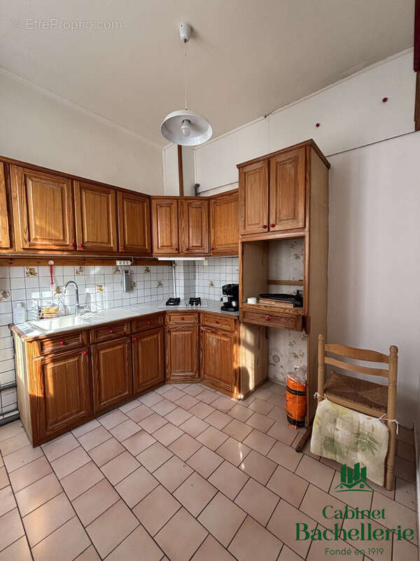 Appartement 76 m² à Marseille-2e  - photo 4
