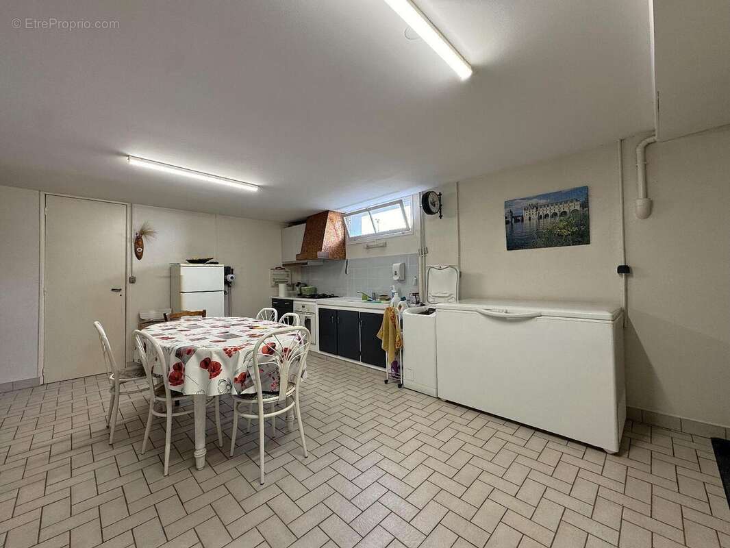   - Maison à SAINT-LEGER-DE-MONTBRUN