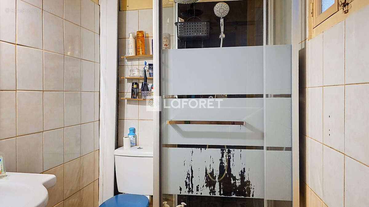 Maison de village à CORBERE-LES-CABANES 2 chambres, 2 bureaux, 2 salles d'eau avec WC et buanderie / atelier - photo 6