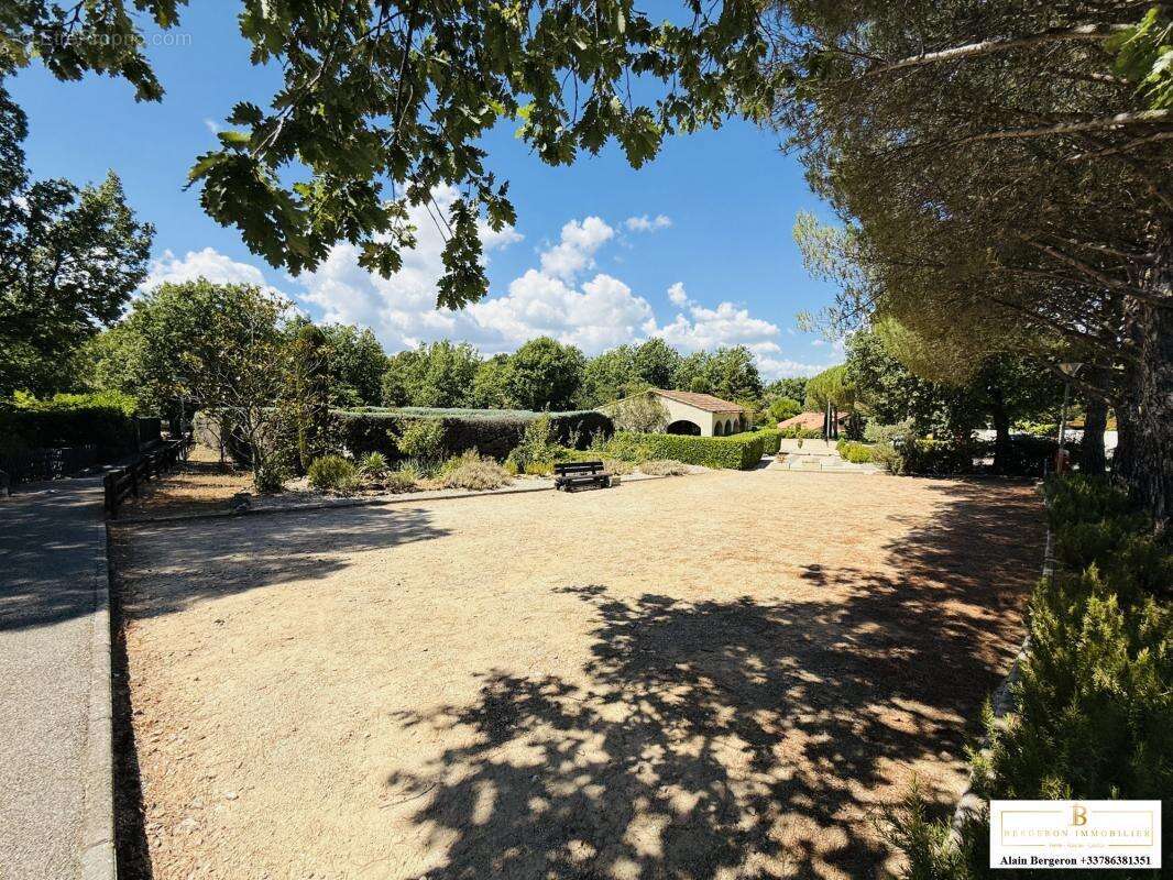 Maison à SAINT-CEZAIRE-SUR-SIAGNE