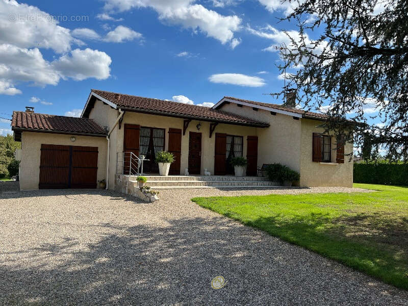 Maison à CALONGES