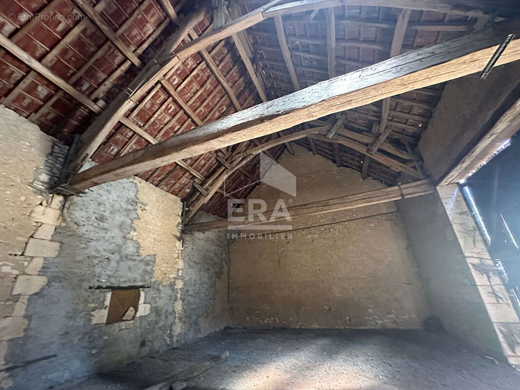 Grange 80m² à sainte-fauste - photo 3