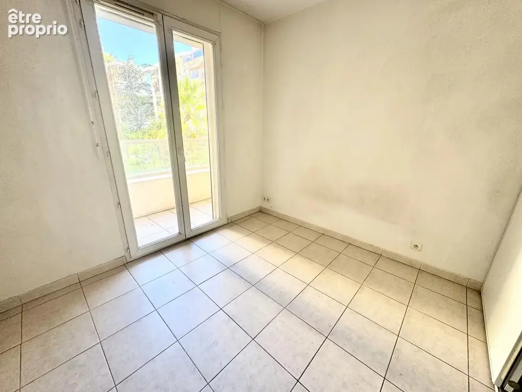 Cannes Carnot grand 3 pièces avec terrasse et parking sous sol - photo 12