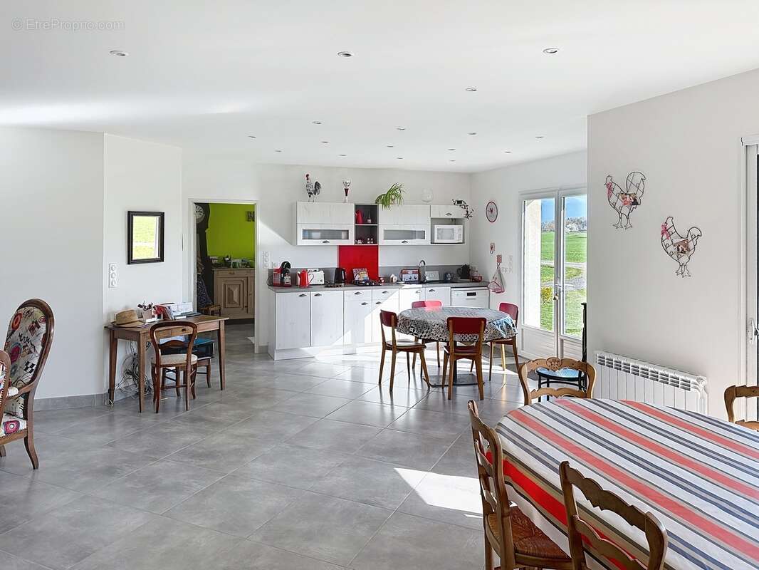 Maison à SAINT-PROJET-SAINT-CONSTANT