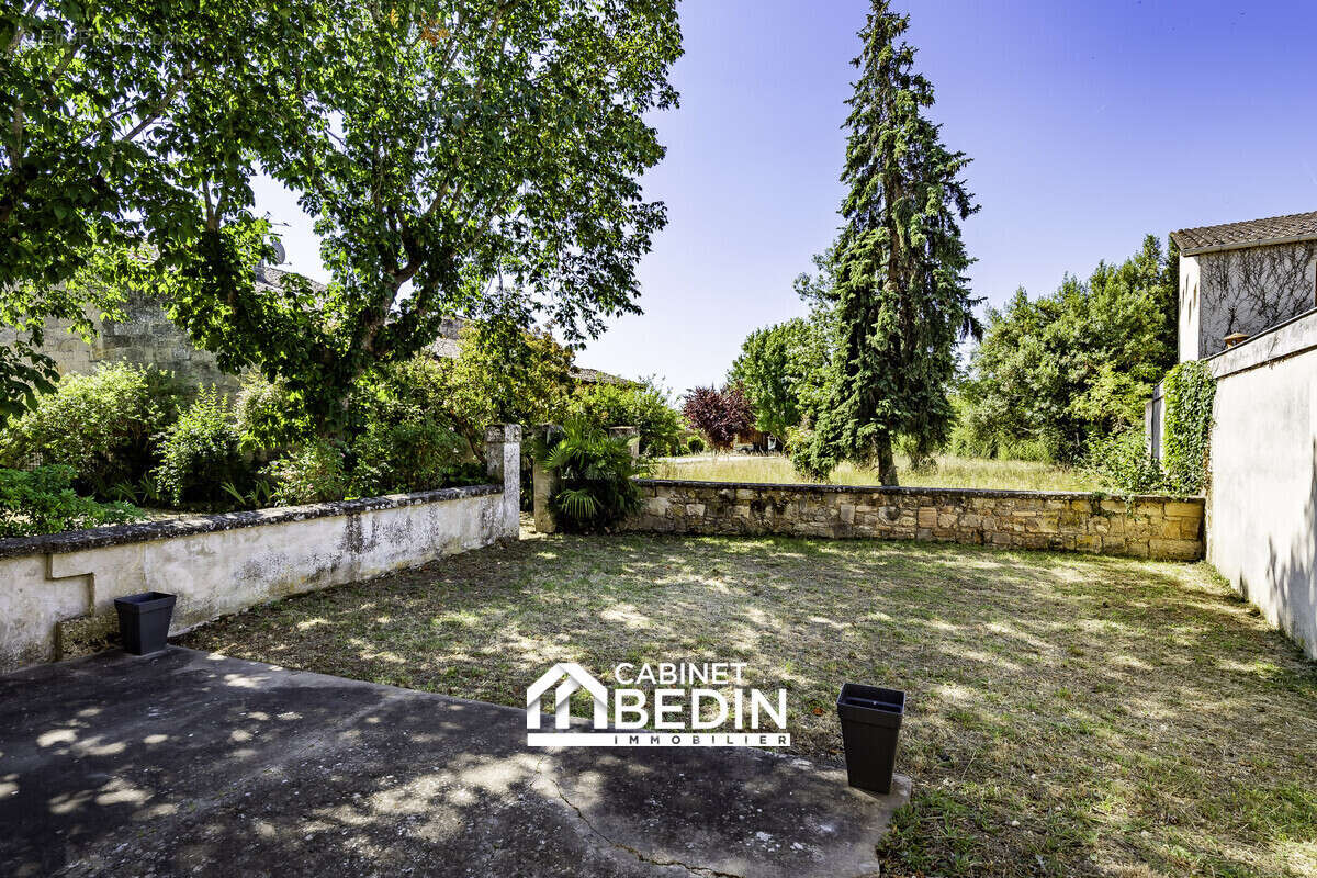 Maison 184 m² à Saint-Medard-De-Guizieres  - photo 8