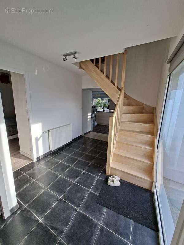 Maison à SAINT-ETIENNE-DE-MONTLUC