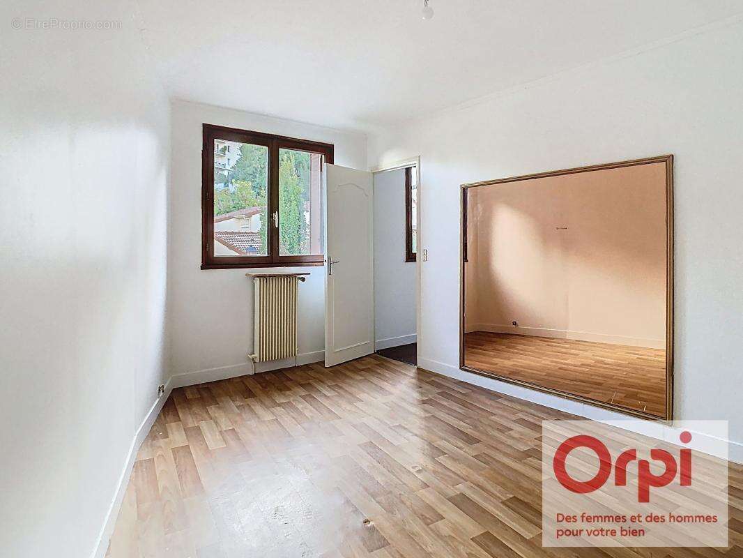 Maison à ISSY-LES-MOULINEAUX