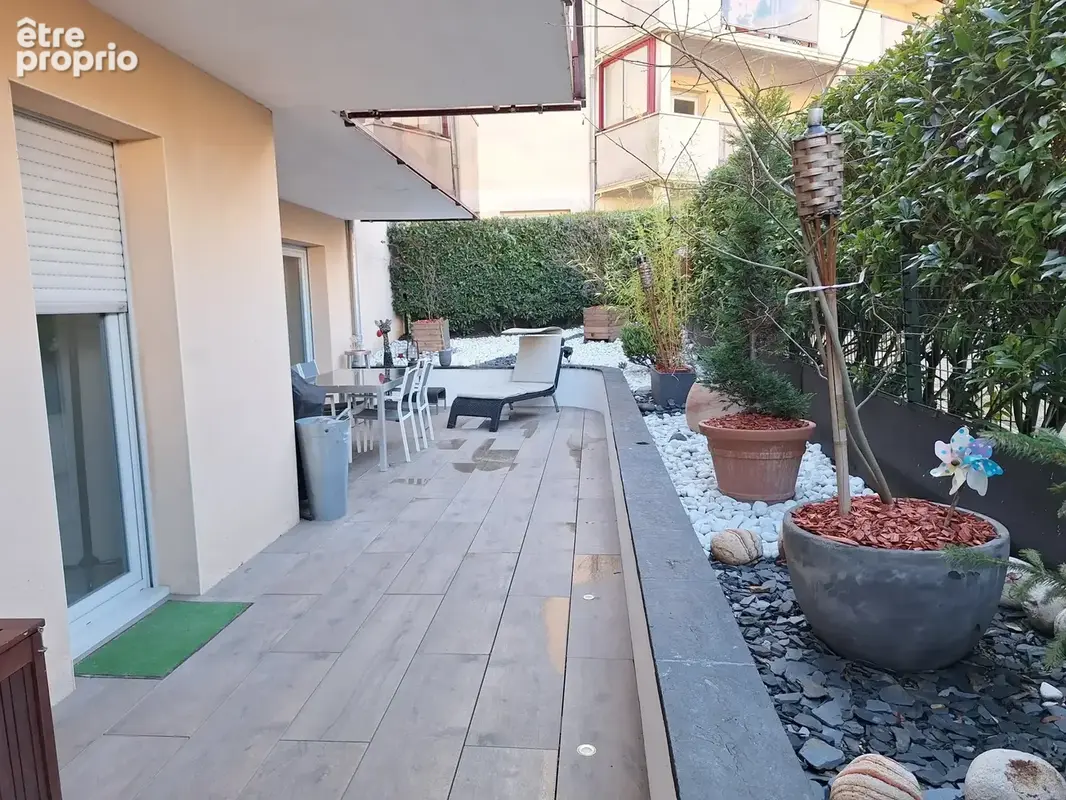 Prox port du canal dans residence de 2003 grand t5  de 101 m² avec terrasse/jardinet de 50 m² env. - photo 3