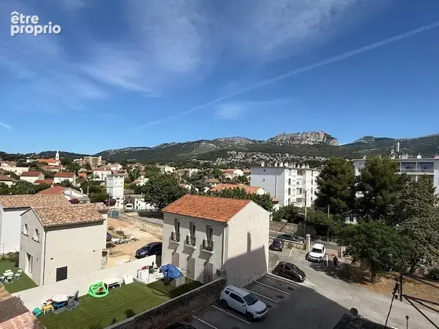 EXCLUSIVITE / TOULON - Faux T4 de 58,60 m2 + balcon + cellier + cave - photo 2