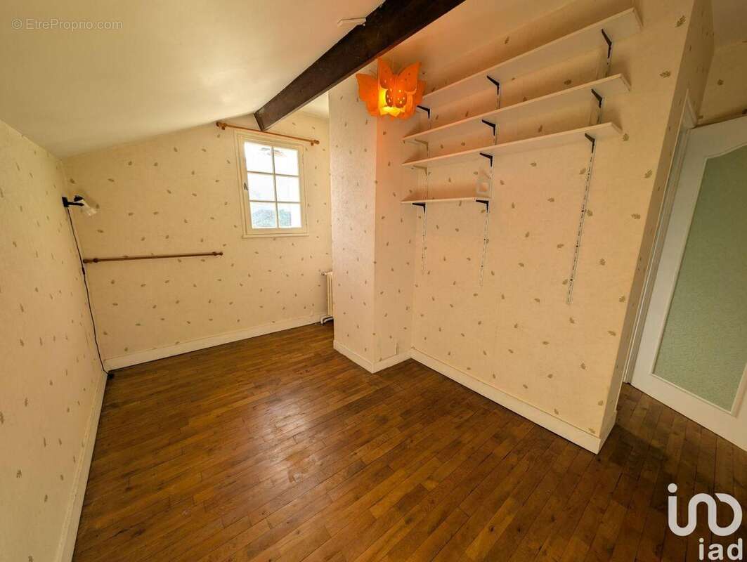 Photo 8 - Maison à LUSSAC-LES-CHATEAUX