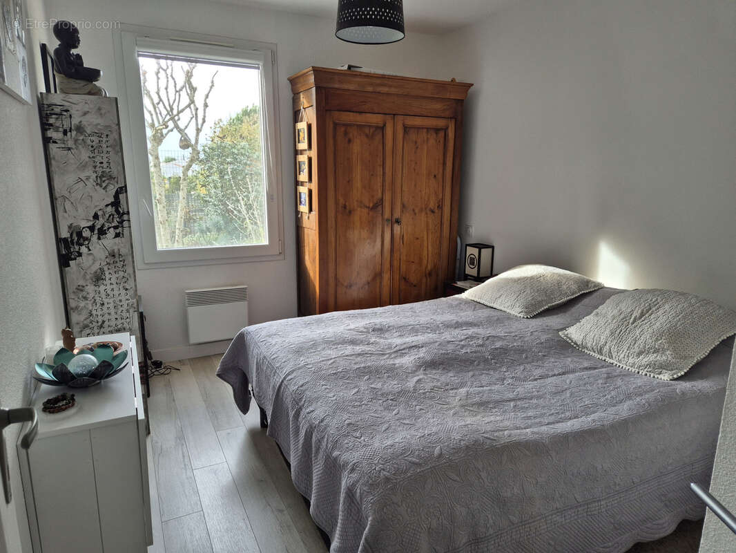 Maison à SAINT-LAURENT-DE-LA-PREE