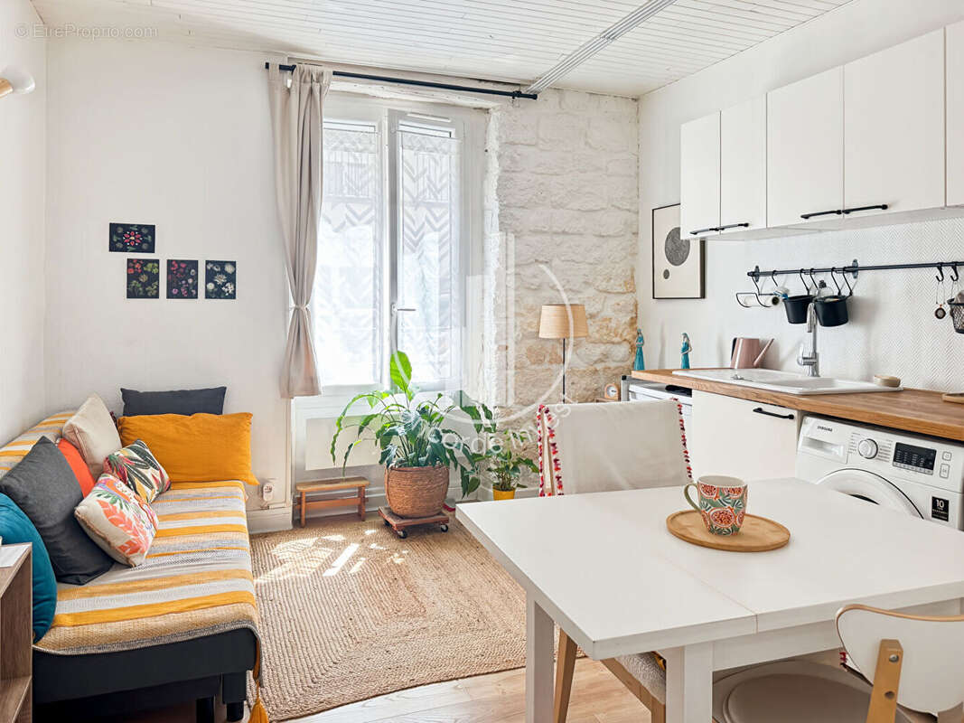 Appartement à PARIS-14E