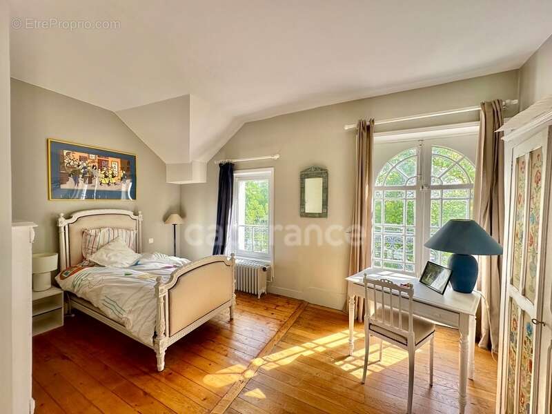 Maison à MAISONS-LAFFITTE