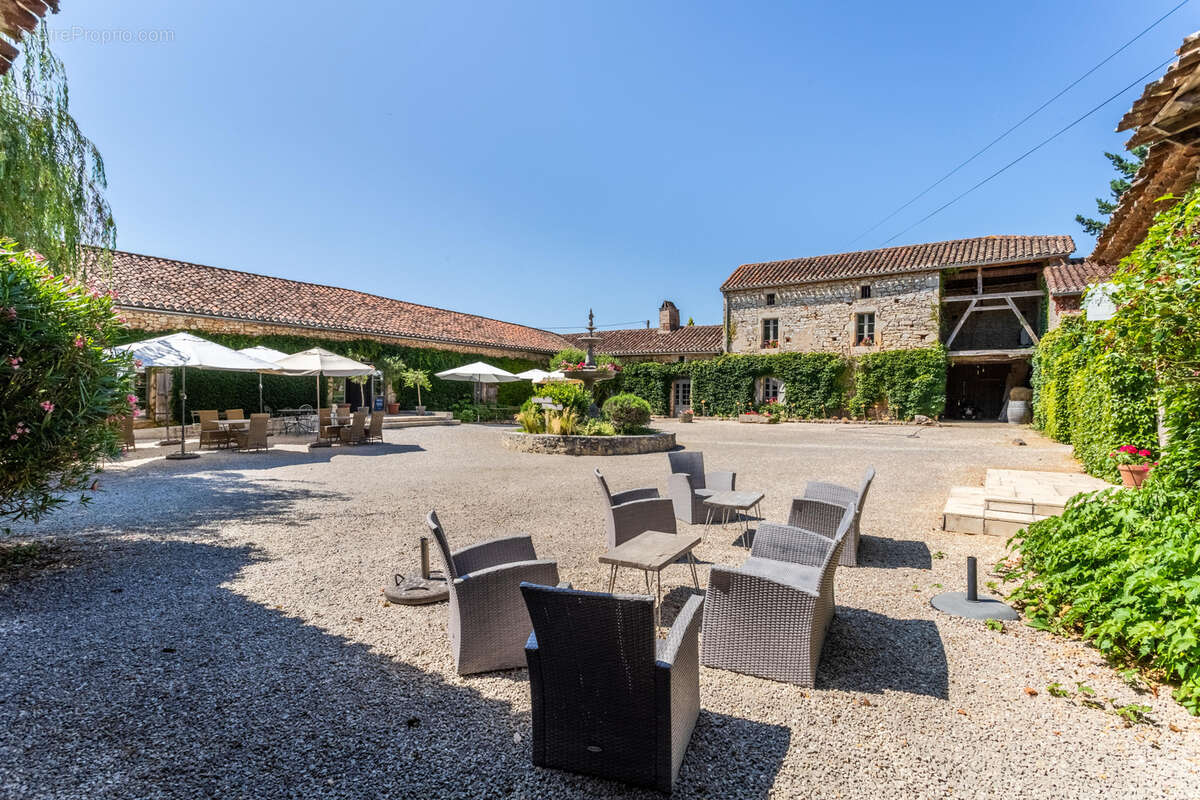 Estate with house, gite, events venue, land and pool - photo 16