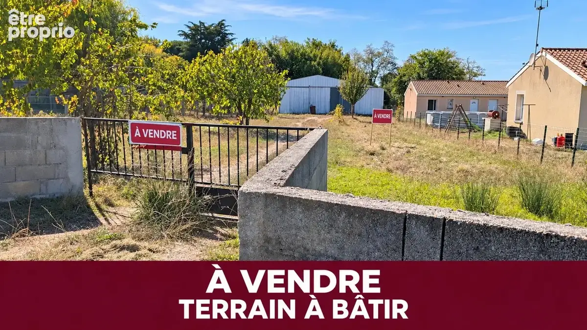 Terrain à REIGNAC