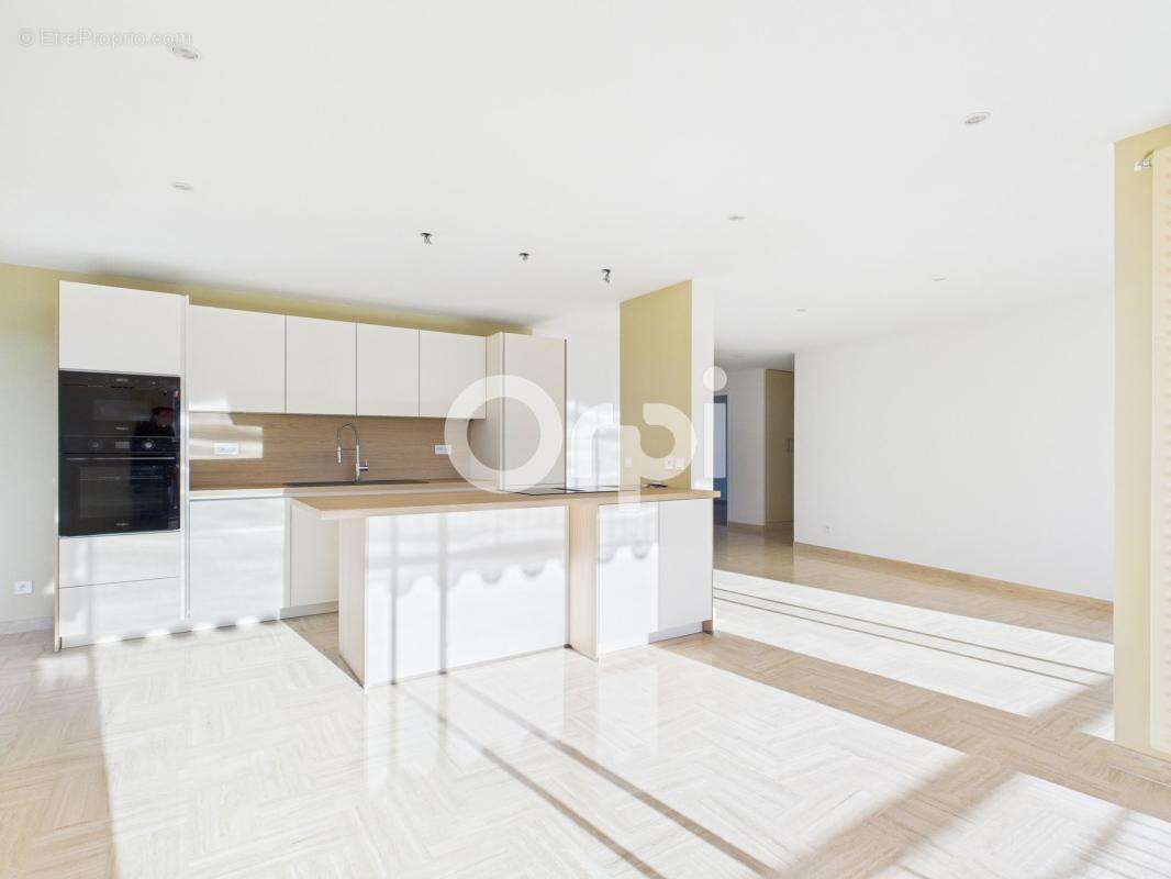 Appartement à MANDELIEU-LA-NAPOULE