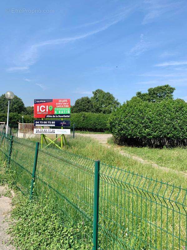 Terrain à LORIOL-SUR-DROME