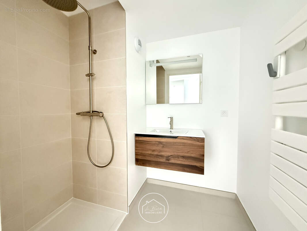 Appartement à MARSEILLE-8E