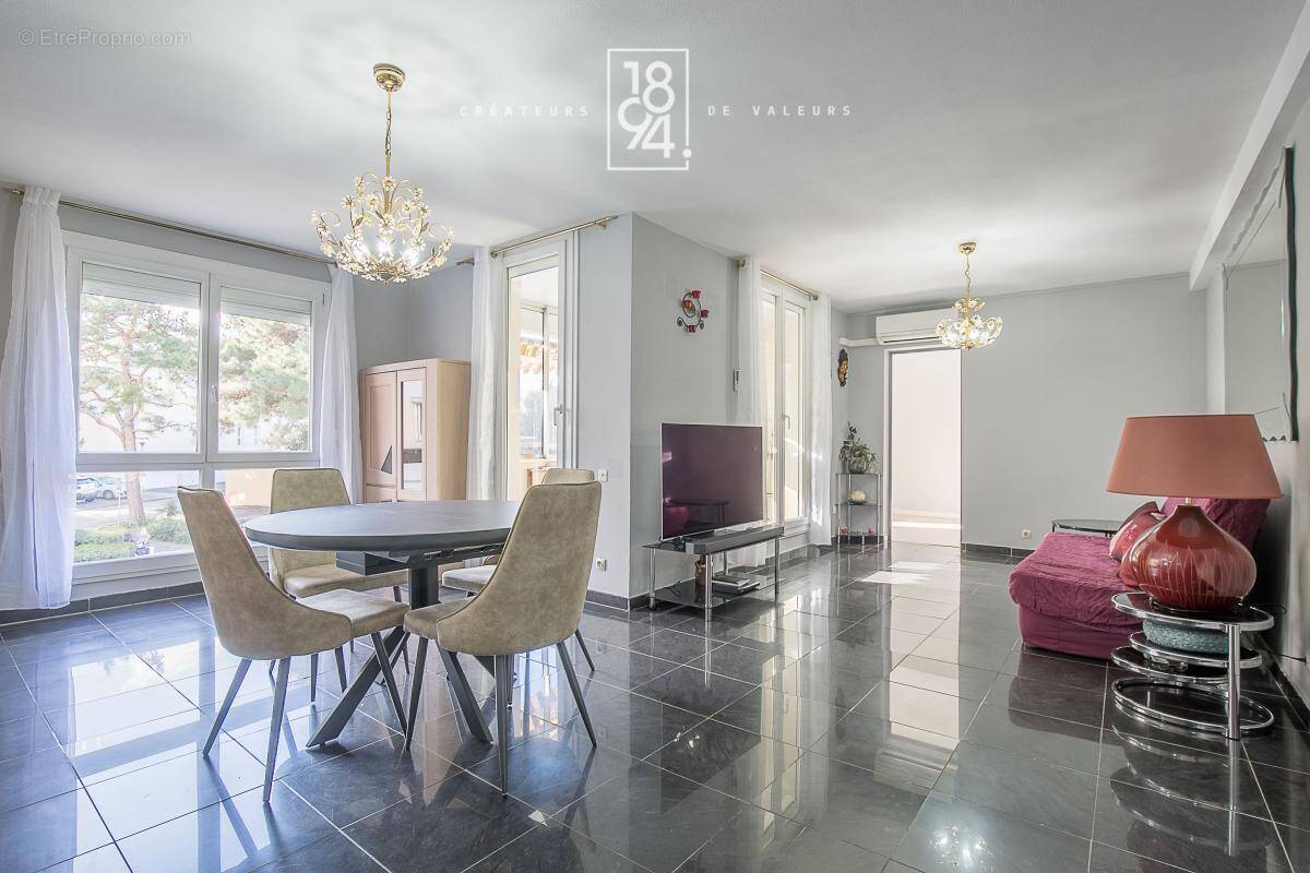 Appartement à MARSEILLE-8E