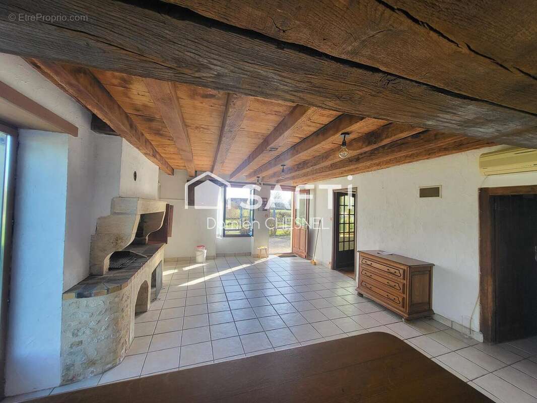 Maison 152 m² à Orcenais  - photo 3