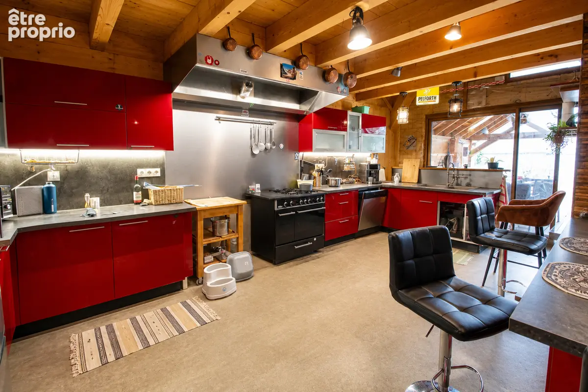 Maison (2 logements) Neuvecelle 11 pièce(s) 309.6 m² + Annexes 179m² et Terrain 4383m² - photo 3