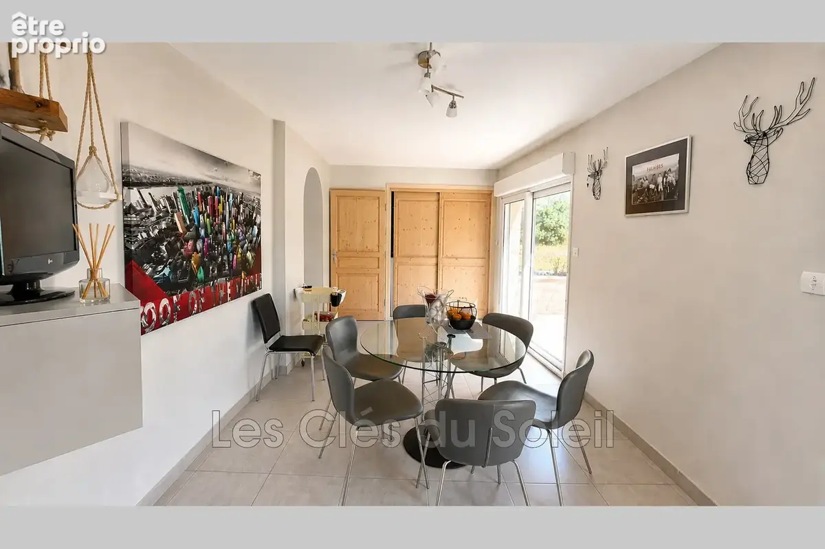 Maison 147 m² à Camps-La-Source  - photo 5