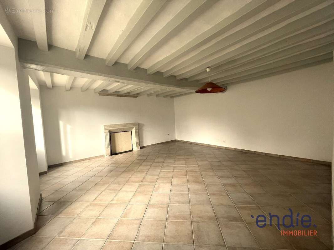 Maison à BEAUMONT-EN-VERON