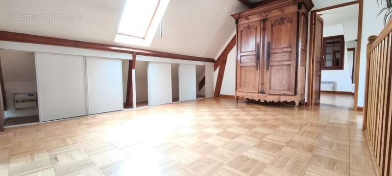 Coup de cœur assuré ! Élégante maison familiale de 122,5 m² sur un magnifique terrain arboré de 1 146 m² – Rainvillers - photo 13
