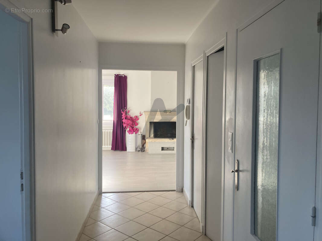 Maison à LUCENAY