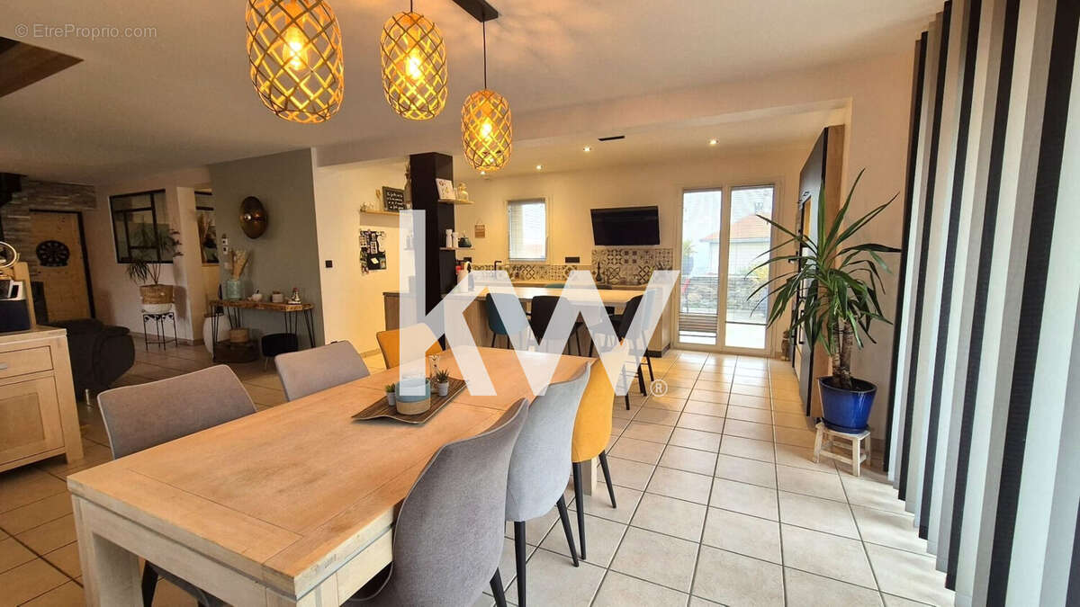 Maison à SAINT-DIDIER-SOUS-RIVERIE